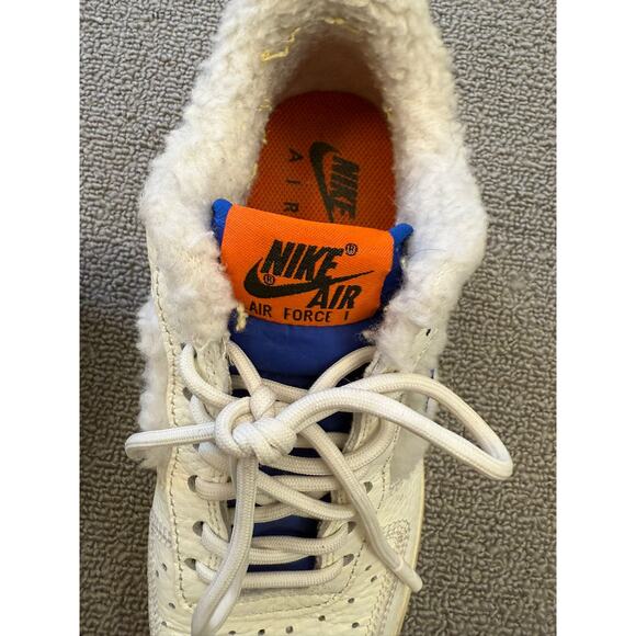 Nike Air Force 1 Women's Size 6 White Blue Sherpa Fleece Sneakers - Picture 6 of 14